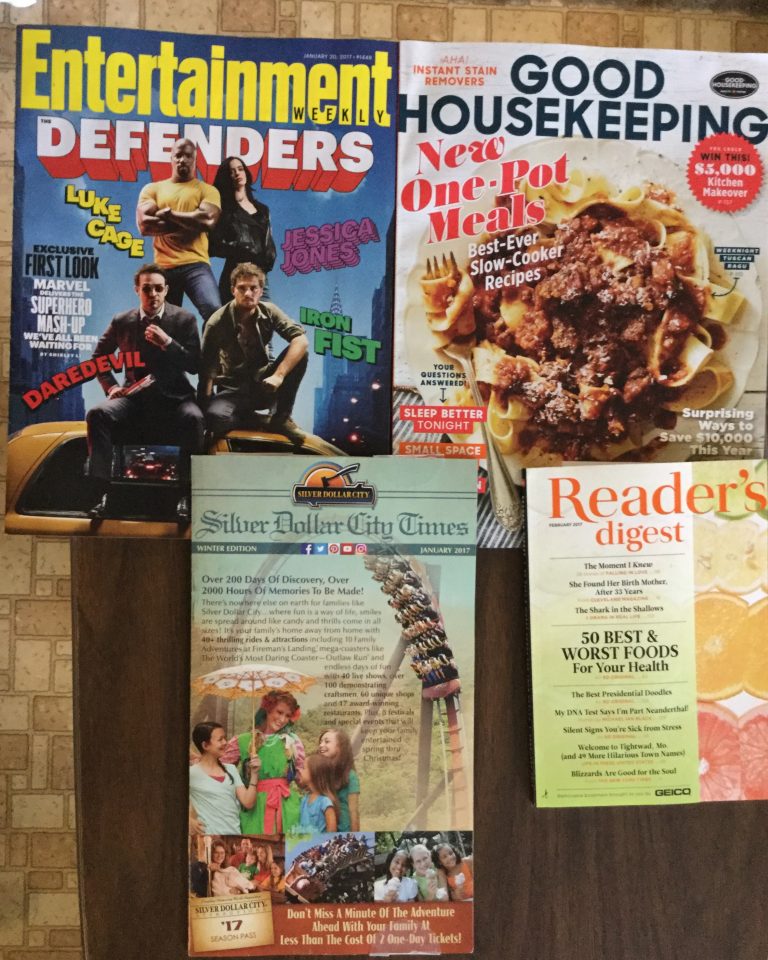 ⏰ 1-13-2017 Free mail 📽 Entertainment weekly 🏡 Good Housekeeping 🎢 Silver Dollar City Times Winter Edition 🎡 ☃️