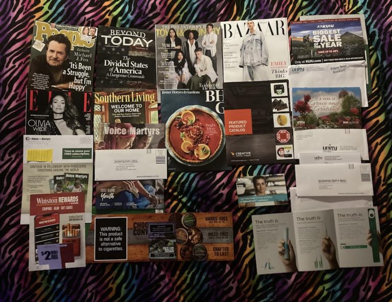 📬 10-29-2022 🆓 FREE mail 👪 People ⛪ Beyond Today 🏥Town & Country 👕 Harper’s Bazaar 🚶KUIU 👗 Elle 👻 Southern Living 🍊 Hetter Homes & Gardens ☢ Creative Safty Supply 🗓 2023 Calender from Unity ⛪ The Voice of the Martyrs  😷 Chloroplast offer 🚬 Winston coupon 🚭 Copenhagen coupons 🎃